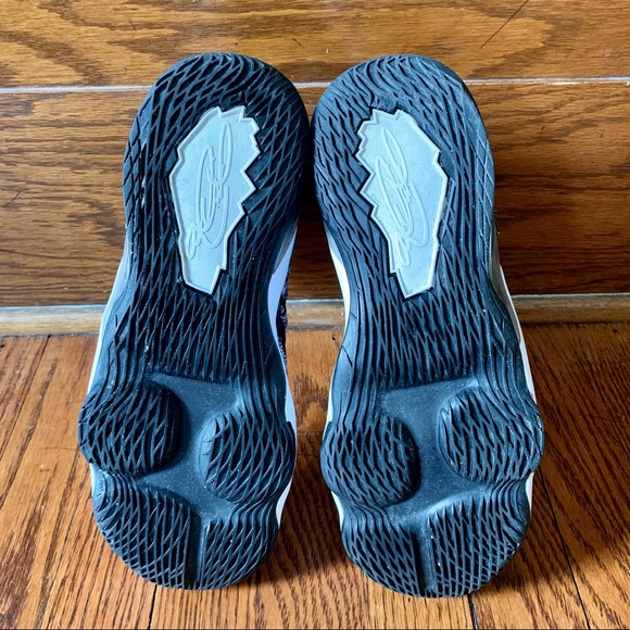 Nike Lebron XVII 17 Lakers In the Arena Oreo Black White Shoes 7Y/ Women’s 8.5 - Picture 6 of 10